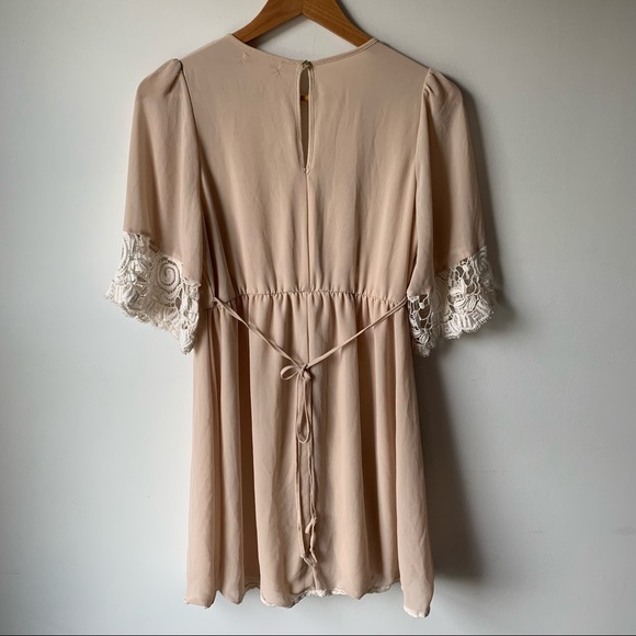 MARGO & SEBASTIAN | Lace Tunic V-Neck Mini Dress - Picture 6 of 6